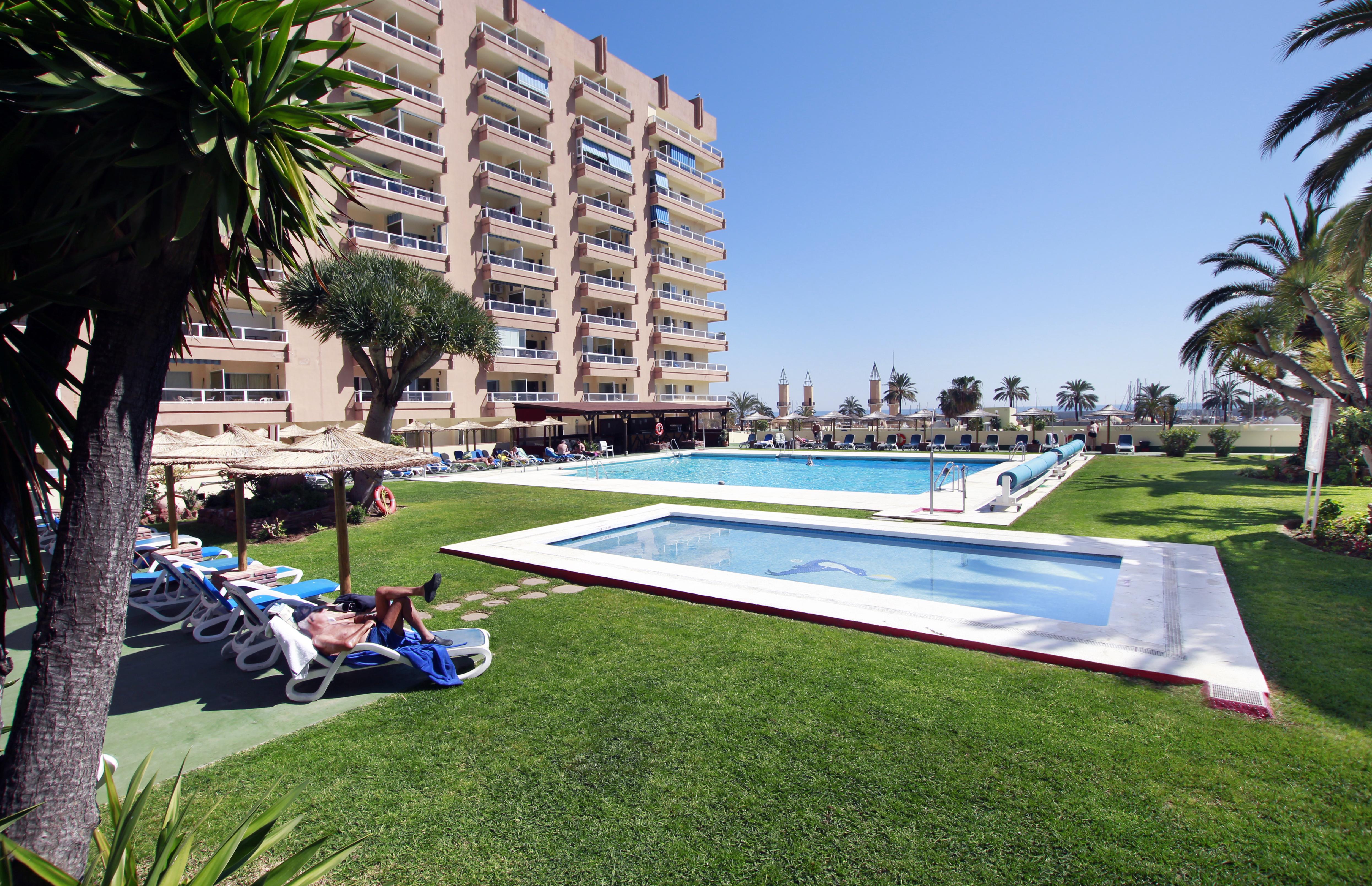 Hotel Apartamentos Pyr Fuengirola Luaran gambar