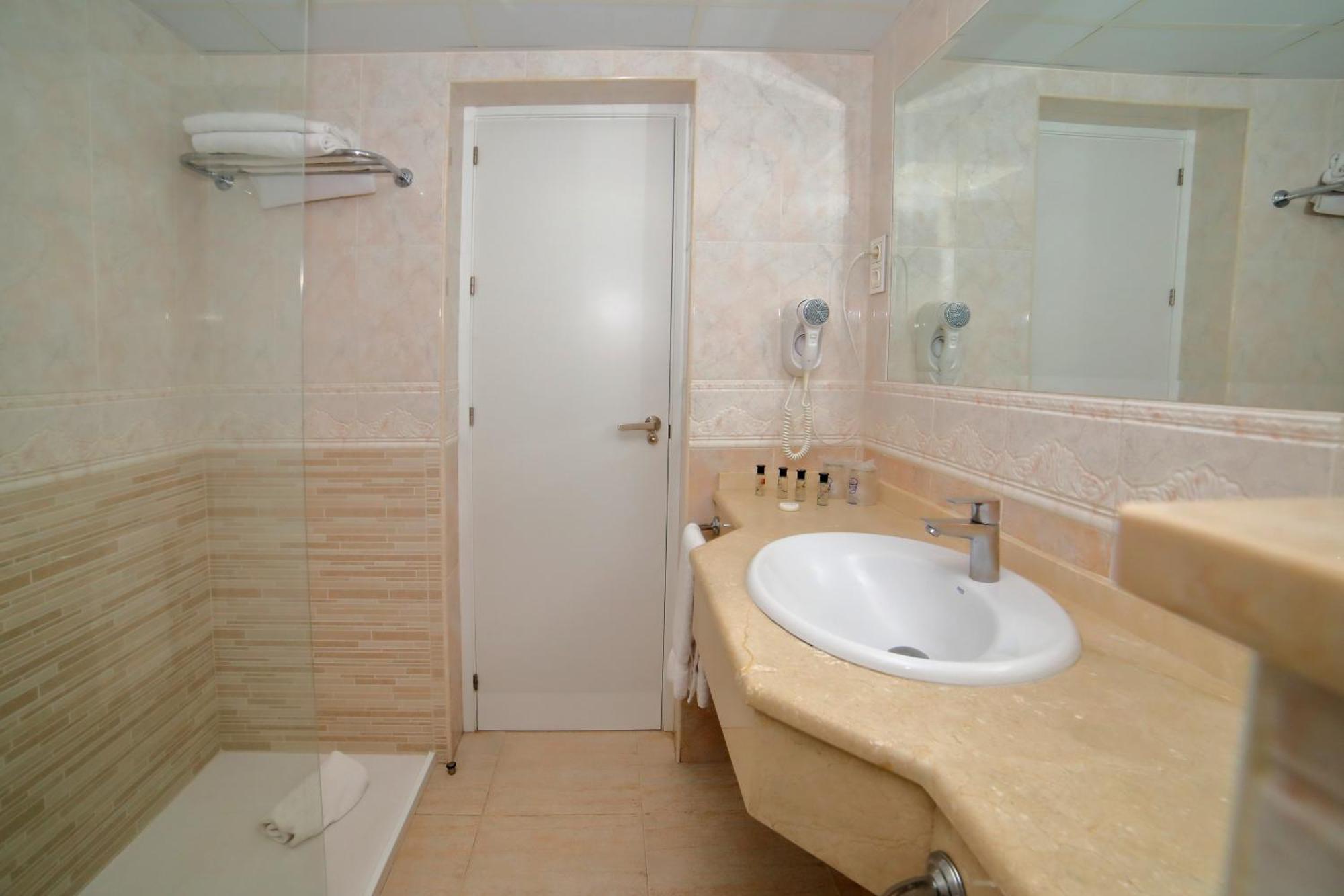 Hotel Apartamentos Pyr Fuengirola Luaran gambar