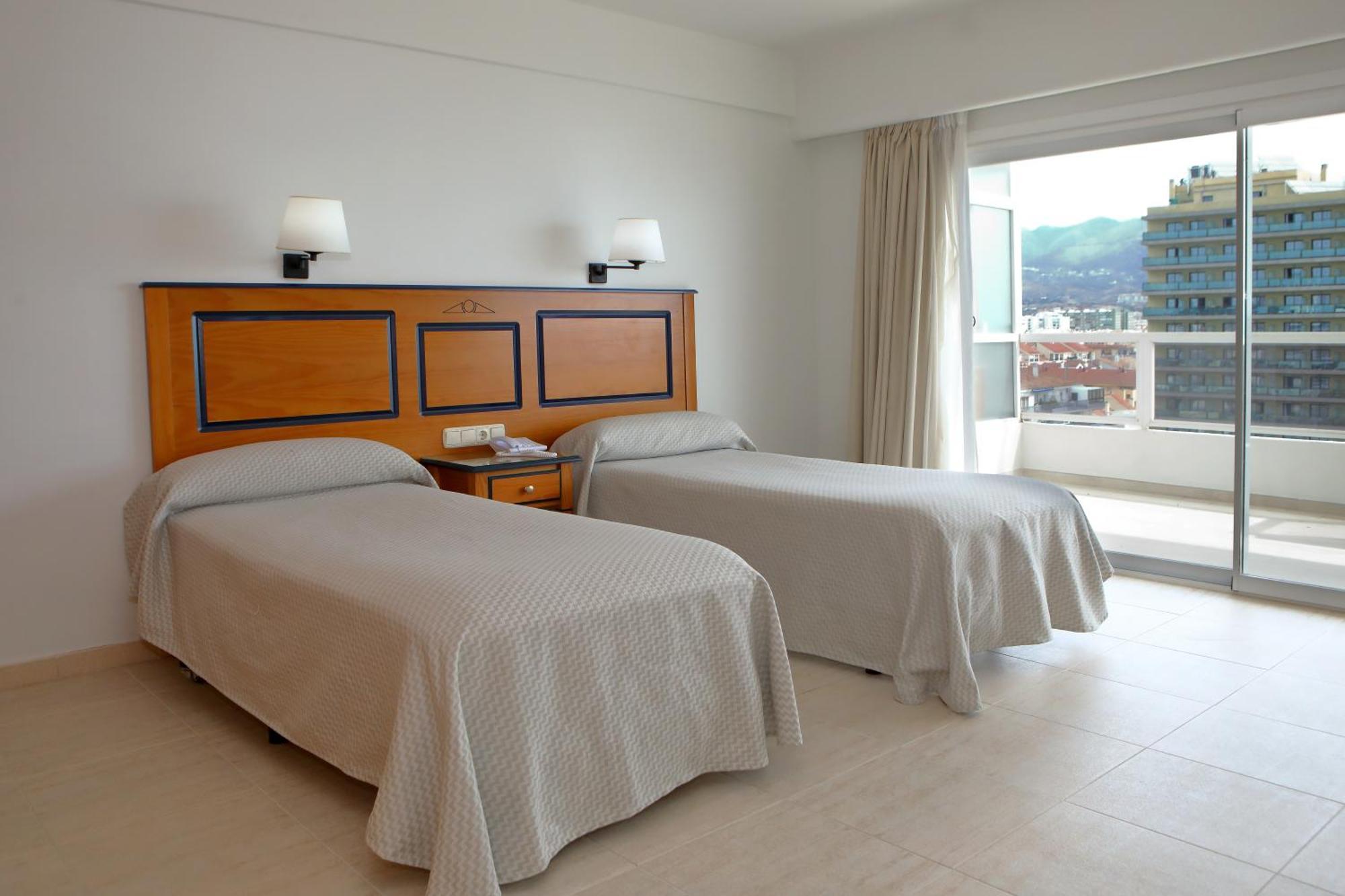 Hotel Apartamentos Pyr Fuengirola Luaran gambar